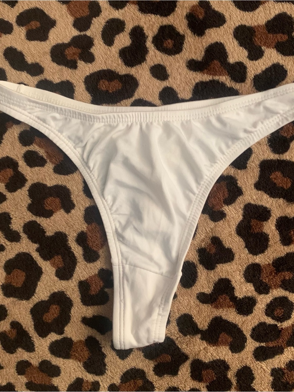 Maidenform Body Hugs 90s y2k vintage plain white thong